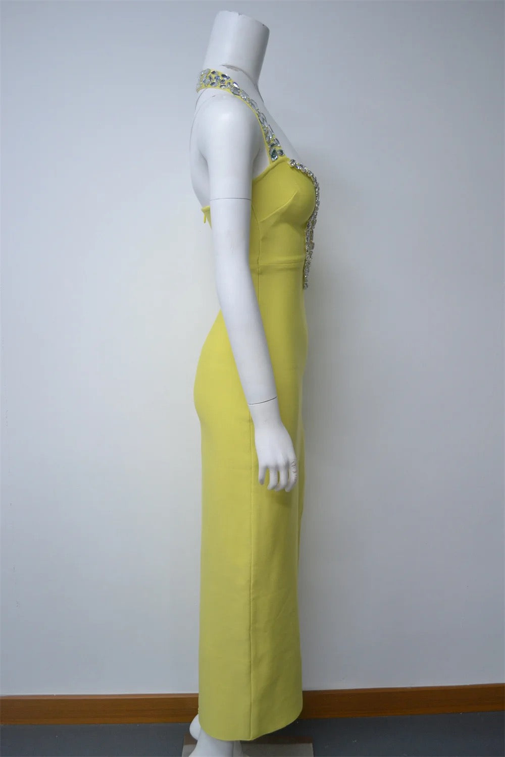 Bandande dress bare back
