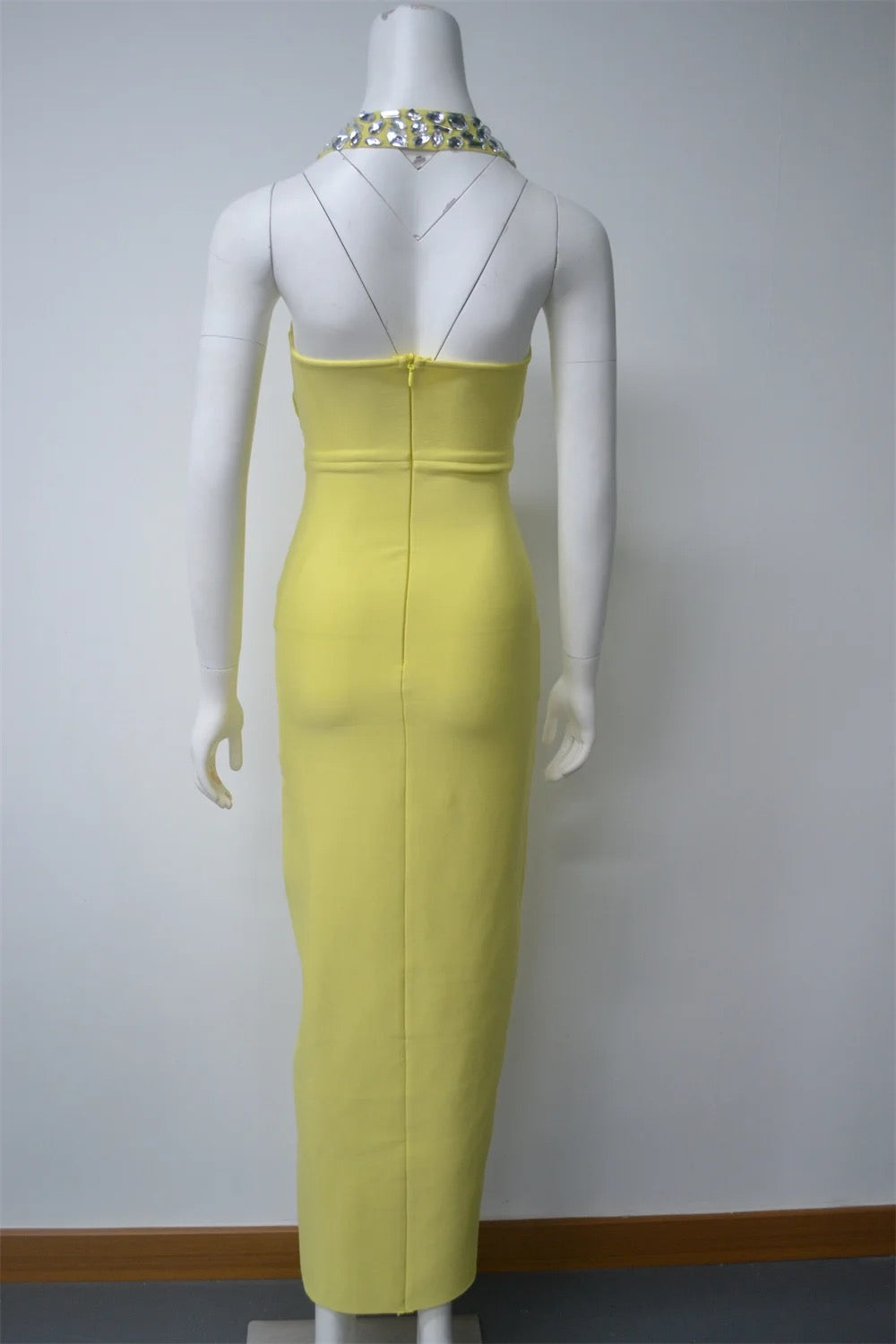 Bandande dress bare back