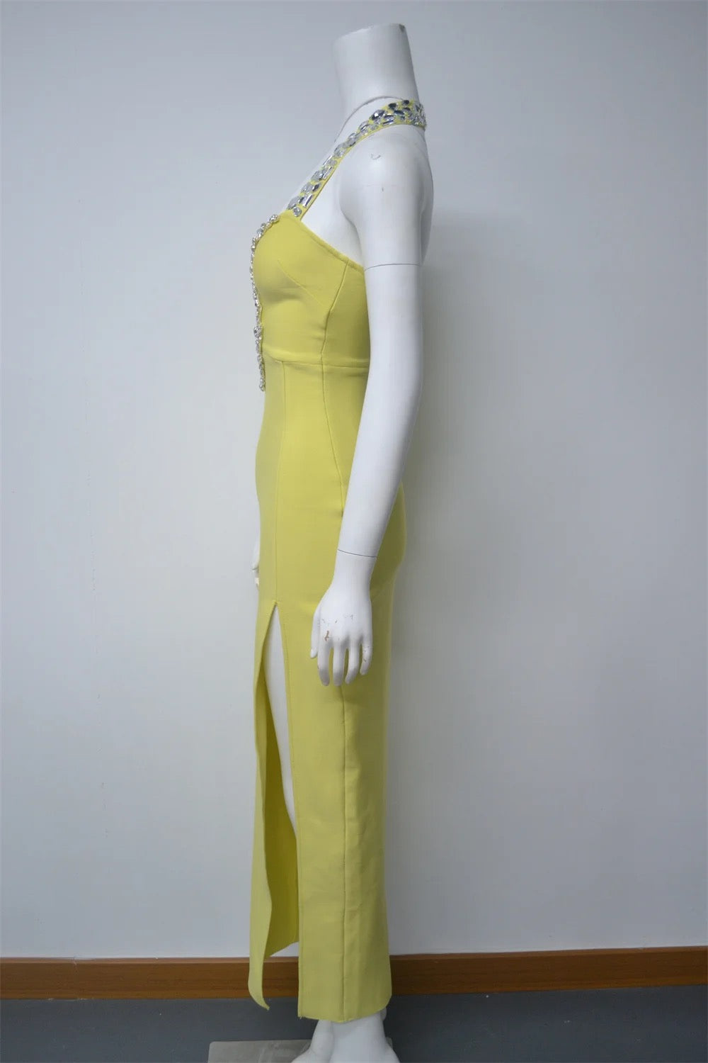 Bandande dress bare back